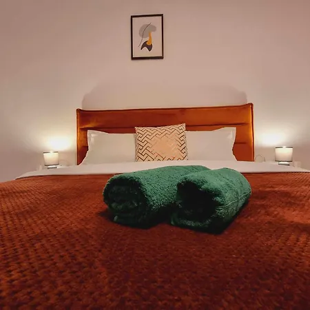 Efo Near The Apartman