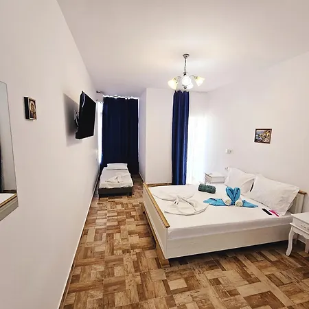 Efo Near The Apartman