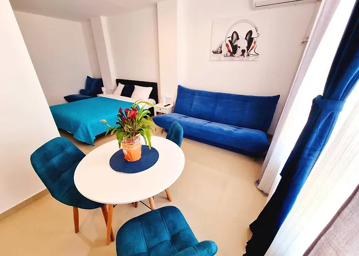 Efo Near The Appartement *