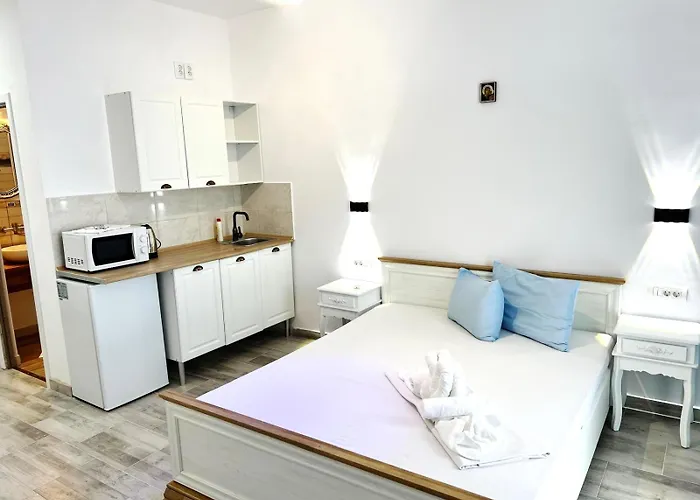 Efo Near The Appartement